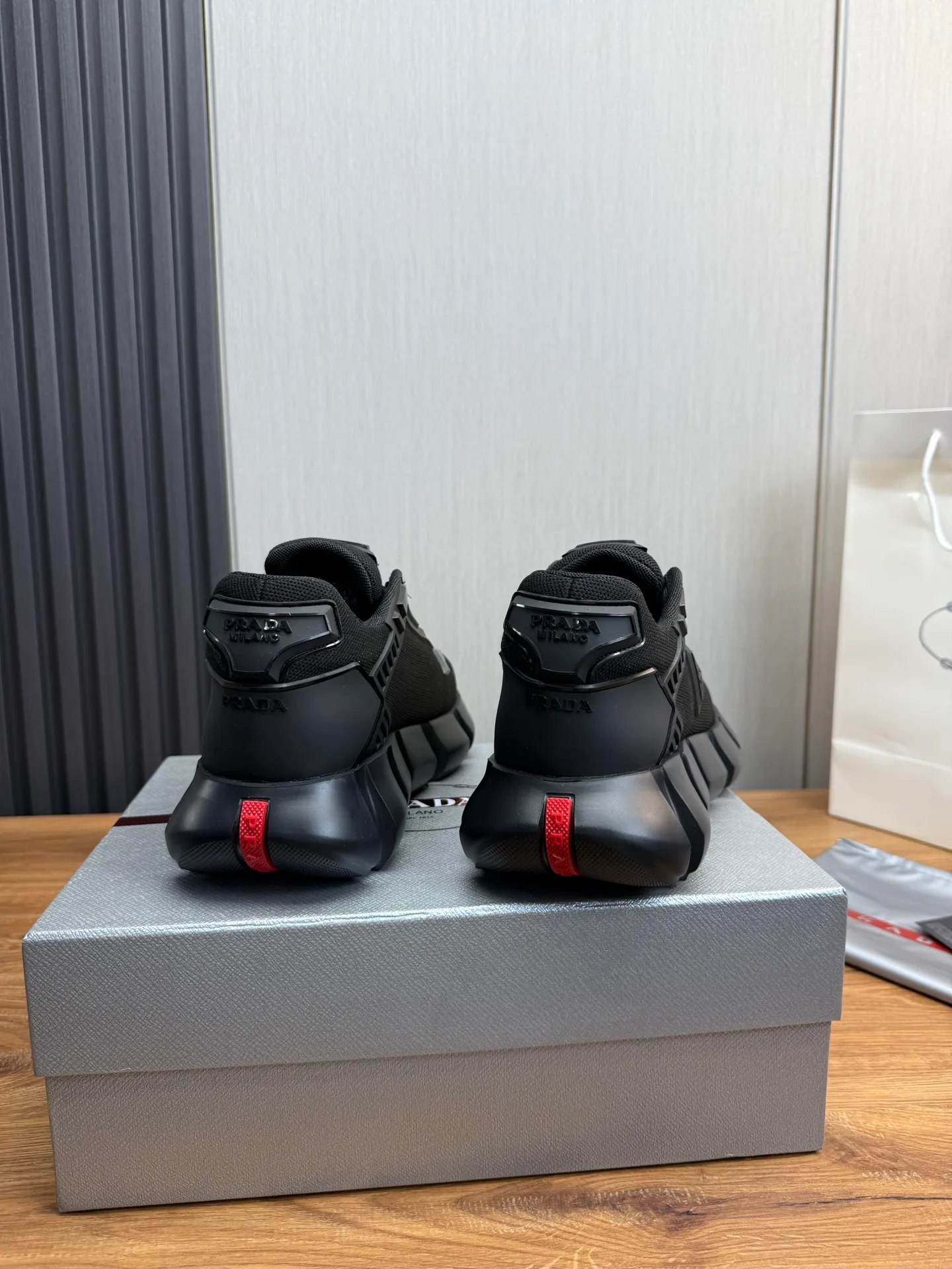 Factory price 580💰 [PRADA] Men's shoes are popular in the counter, official website is synchronized, 1 high-quality shipment ✔️Original mesh + cowhide lining, 1🆚1 replica, original bottom, 38-45 (45 customized, non-refundable)